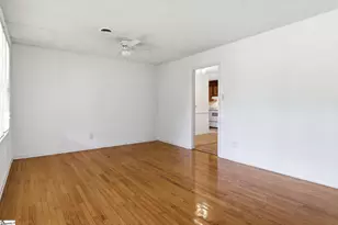 572 Wildwood Dr, Spartanburg, SC 29306 - Photo 4