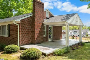 607 W Farley Ave, Laurens, SC 29360 - Photo 2