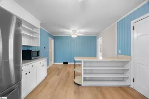 607 W Farley Ave, Laurens, SC 29360 - Photo 14