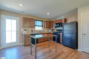 2225 Bassinger Ct, Wellford, SC 29384 - Photo 6