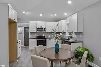 9 Brooks Avenue, Greenville, SC 29617 - Photo 6