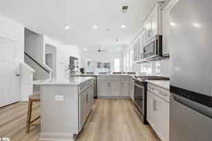 400 Water Gdn Pl, Mauldin, SC 29681 - Photo 4