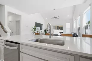 400 Water Gdn Pl, Mauldin, SC 29681 - Photo 8