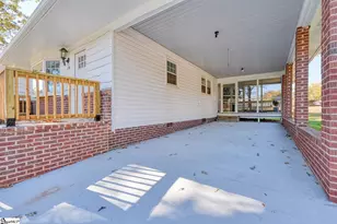 132 Walden Cir, Spartanburg, SC 29301 - Photo 2