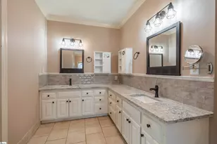 323 Waters Rd, Taylors, SC 29687 - Photo 6