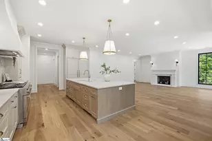 101 Sherwood St, Greenville, SC 29601 - Photo 8