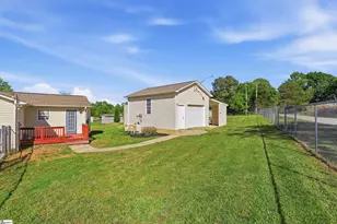 290 Dickson Rd, Campobello, SC 29322 - Photo 18
