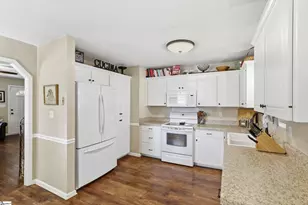 290 Dickson Rd, Campobello, SC 29322 - Photo 6