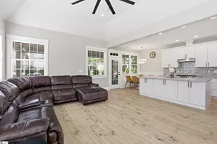 100 Courtyard Dr, Anderson, SC 29621 - Photo 6