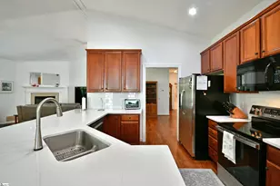 605 Summitbluff Dr, Greenville, SC 29617 - Photo 16