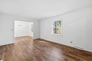 122 Bellview Dr, Taylors, SC 29687 - Photo 6