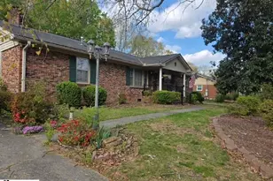 9 Woodleigh Dr, Taylors, SC 29687 - Photo 2