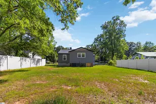 809 E Ferguson St, Clinton, SC 29325 - Photo 12