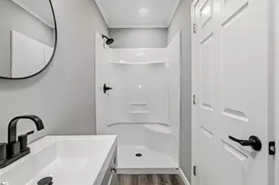 809 E Ferguson St, Clinton, SC 29325 - Photo 8