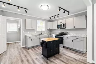 809 E Ferguson St, Clinton, SC 29325 - Photo 4
