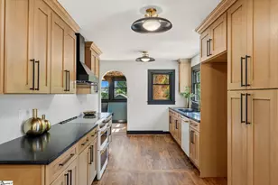 806 Perry Rd, Greenville, SC 29609 - Photo 2