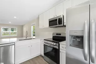 7 Iola St, Greenville, SC 29611 - Photo 6