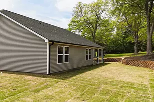 366 W Church Ave, Cowpens, SC 29330 - Photo 30