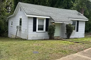 584 Wildwood Dr, Spartanburg, SC 29306 - Photo 2
