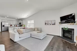 76 Oak Edge Ln, Greer, SC 29651 - Photo 6