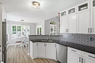 326 Bellhaven Ln, Spartanburg, SC 29301 - Photo 10