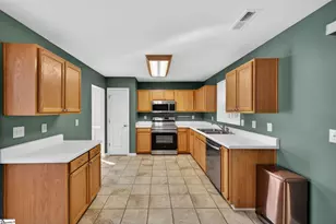 205 Summitbluff Dr, Greenville, SC 29617 - Photo 16