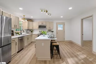406 Rollingreen Rd, Greenville, SC 29615 - Photo 12