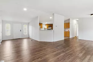 310 Old Stable Ln, Laurens, SC 29360 - Photo 2