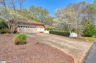 300 Crestview Ln, Spartanburg, SC 29301 - Photo 4