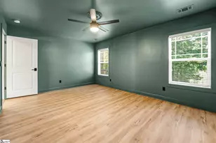 211 Pennwood Ln, Greenville, SC 29609 - Photo 10