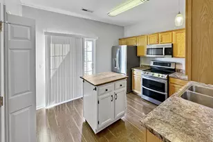 715 Rock Hill Ct, Greenville, SC 29607 - Photo 4