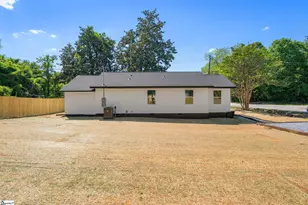 7527 Mapleleaf Dr, Spartanburg, SC 29303 - Photo 32