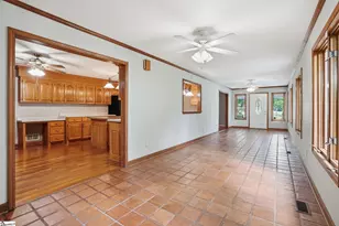 211 Bennett Cir, Spartanburg, SC 29307 - Photo 10