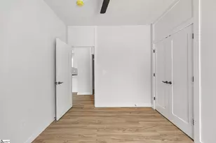 223 Oak St, Clinton, SC 29325 - Photo 8
