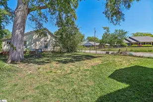 200 Jefferson St, Clinton, SC 29325 - Photo 4