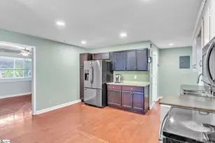 2601 E Lee Rd, Taylors, SC 29687 - Photo 8