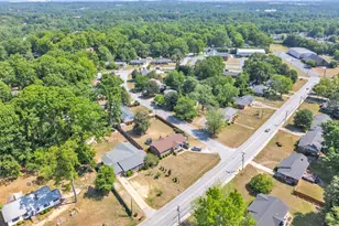 2601 E Lee Rd, Taylors, SC 29687 - Photo 32