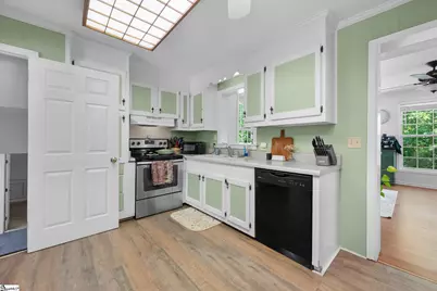 100 Woodburn Drive, Taylors, SC 29687 - Photo 8