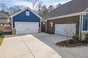 3703 Rocky Creek Dr, Seneca, SC 29678 - Photo 2