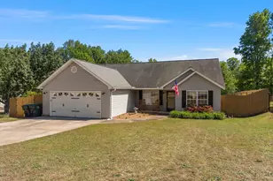 422 Lily Pond Ln, Taylors, SC 29687 - Photo 2