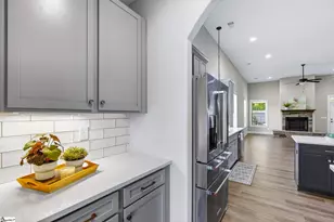 3 Clyburn Ln, Taylors, SC 29687 - Photo 6