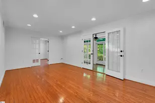 925 Cleveland St, Greenville, SC 29601 - Photo 10