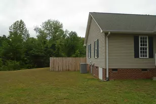 501 Caldwell St, Campobello, SC 29322 - Photo 2