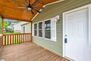 423 Valleybrook Ln, Greer, SC 29651 - Photo 4