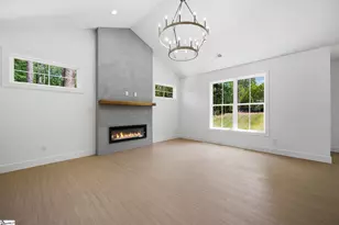 323 Wall St, Campobello, SC 29322 - Photo 8