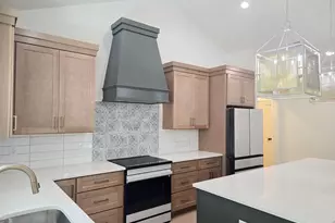 323 Wall St, Campobello, SC 29322 - Photo 12