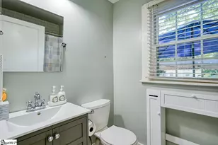302 Hillcrest Dr, Greer, SC 29651 - Photo 8