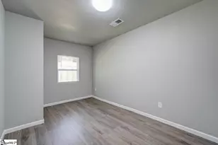 302 Hillcrest Dr, Greer, SC 29651 - Photo 16