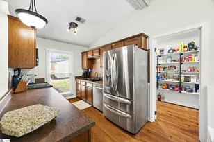 607 Sumter St, Greenville, SC 29617 - Photo 2