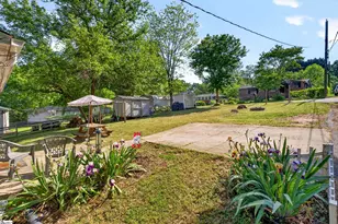 210 Sunnyside Dr, Greer, SC 29651 - Photo 26